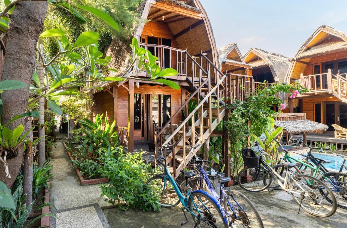 Deep House Bungalows Gili Trawangan Esterno foto